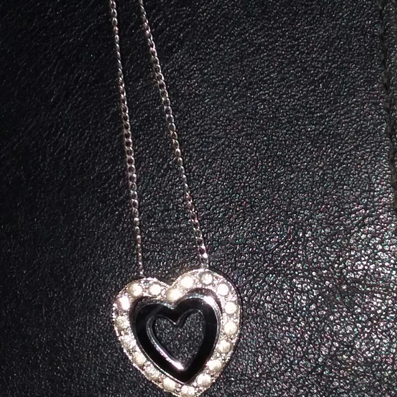  Pure Sterling Silver & Black Heart Pendant - Picture 2 of 7